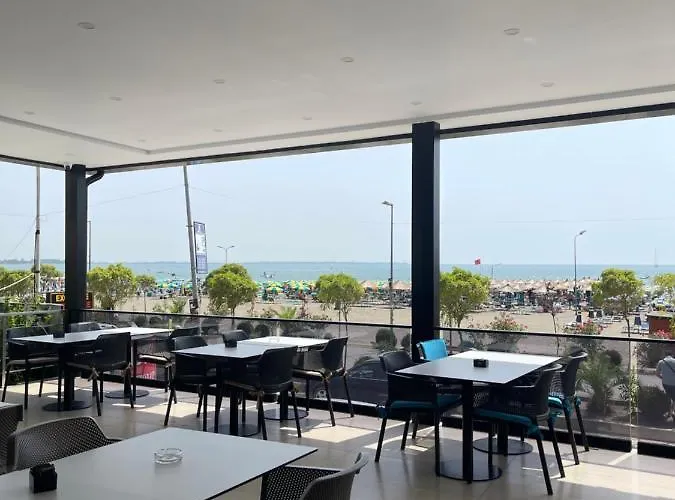 Ξενοδοχείο Fredi